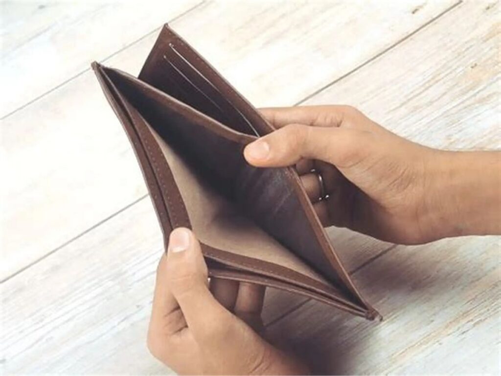 how to open a franchise with no money